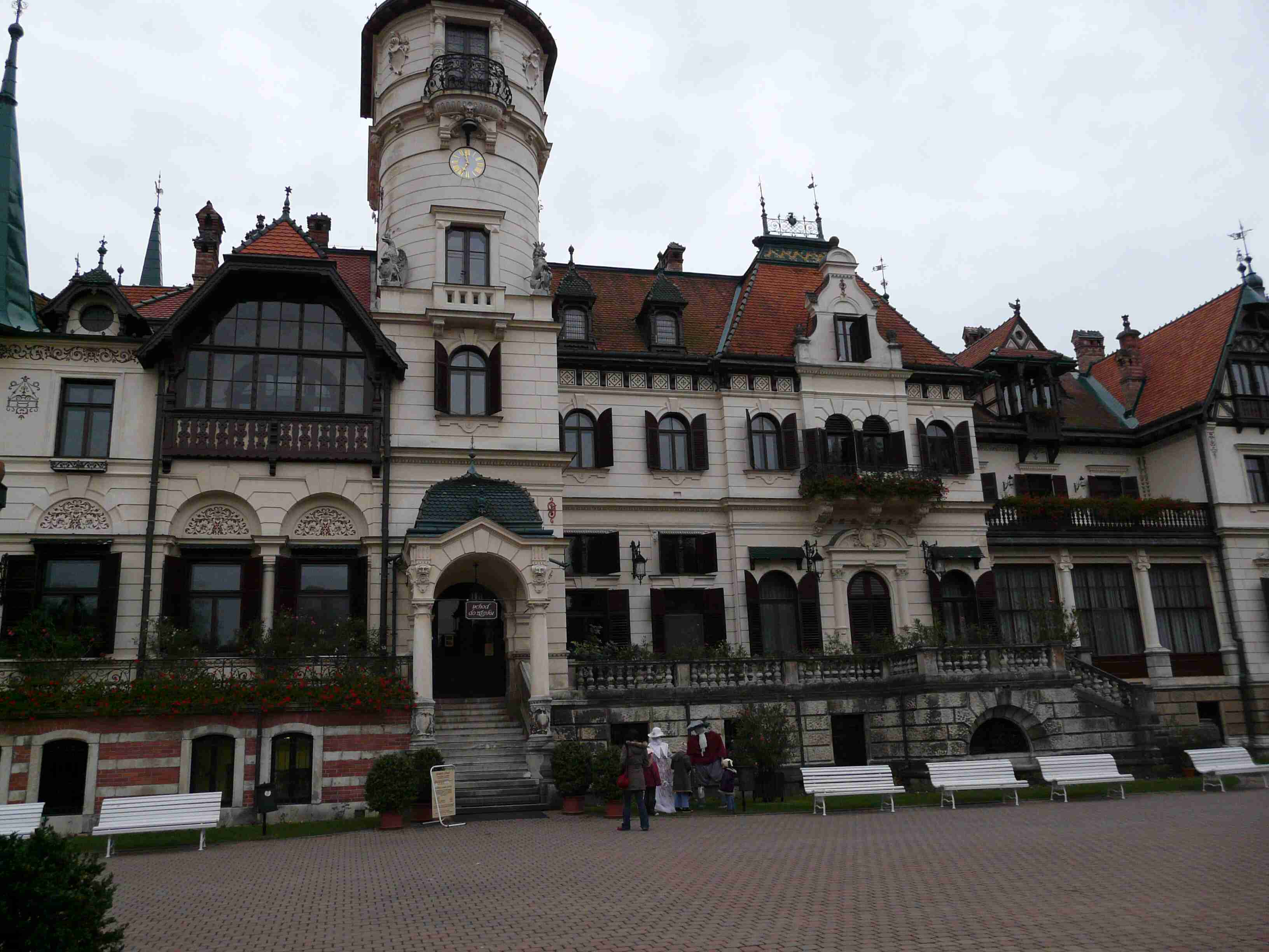zámeček Lešná.jpg